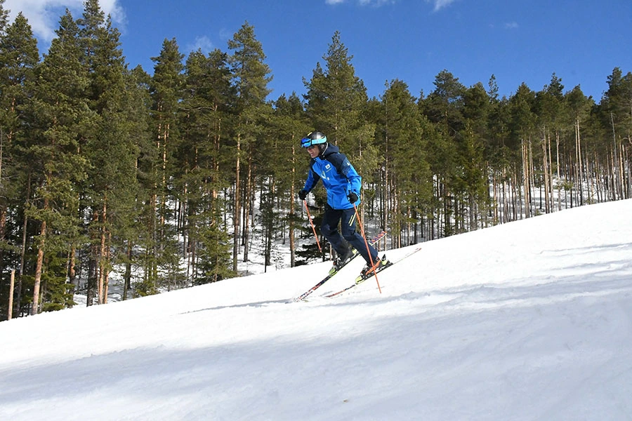 Kids in ski gear