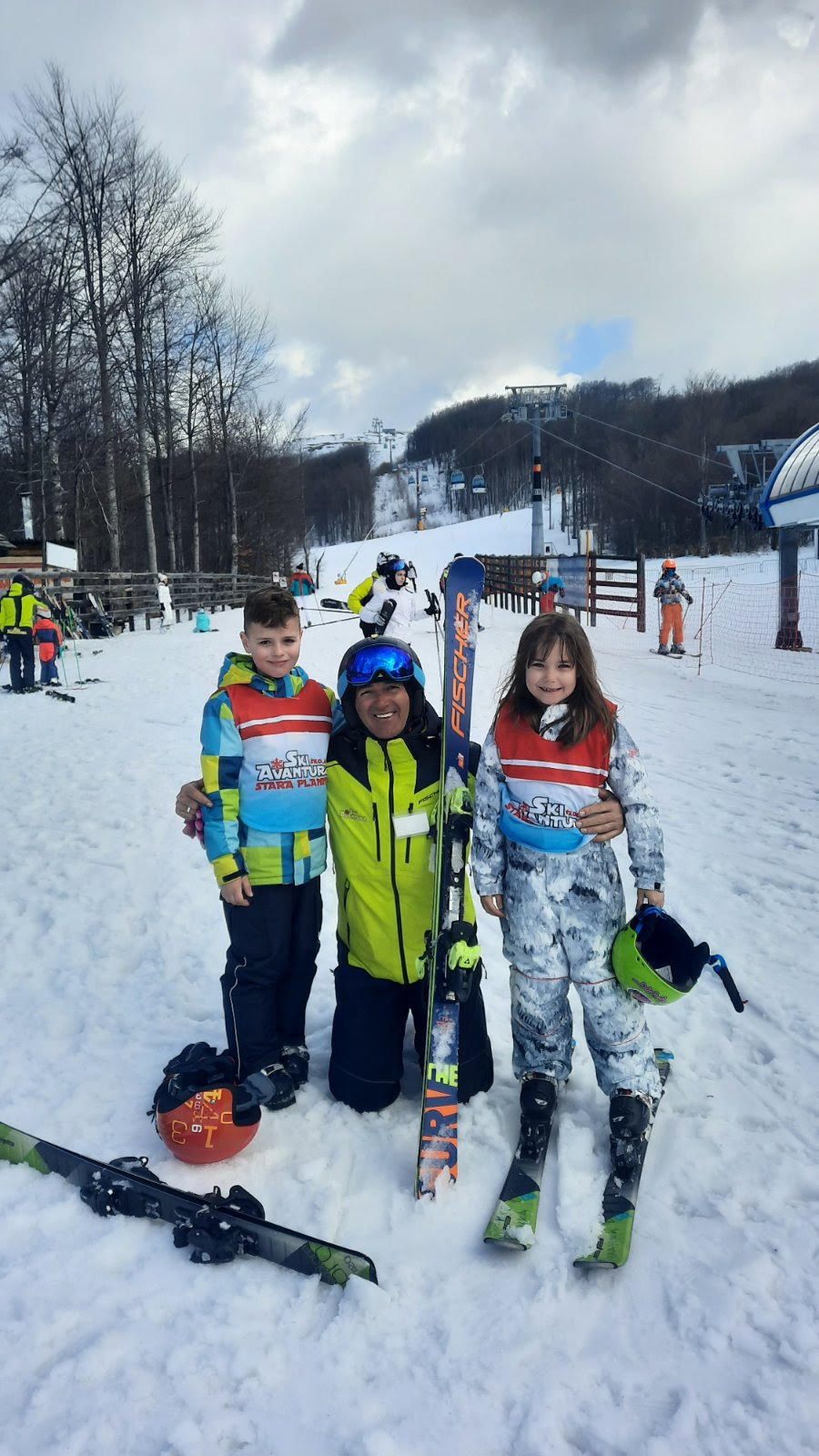 Kids in ski gear